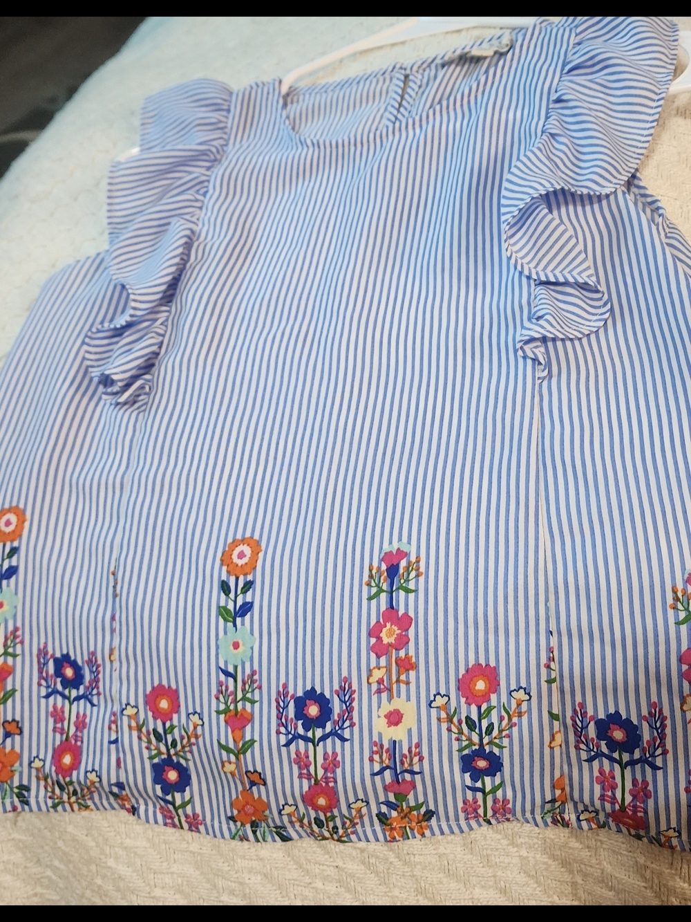 Pink Republic Blue & White Striped Top with Embroidered Accents Sz LRG